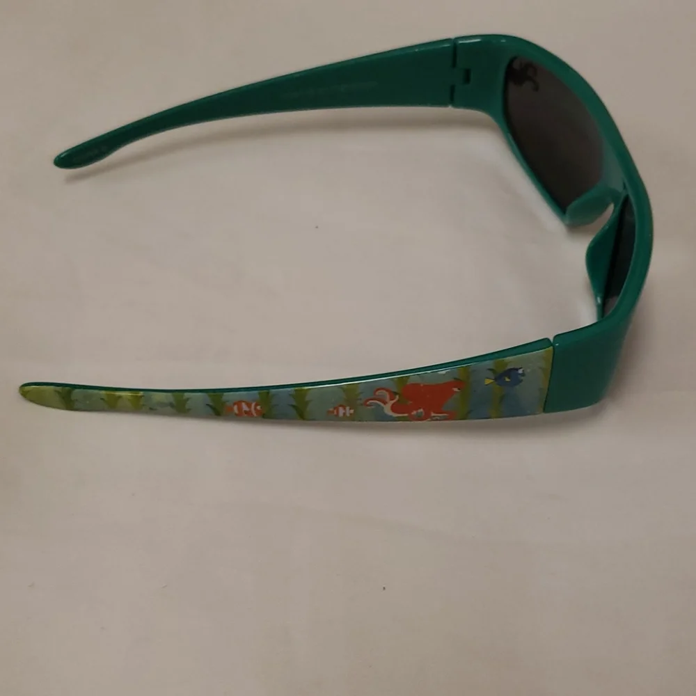 Disney Finding Dory Wrap Sunglasses Green Kids Boys Girls OS NWT